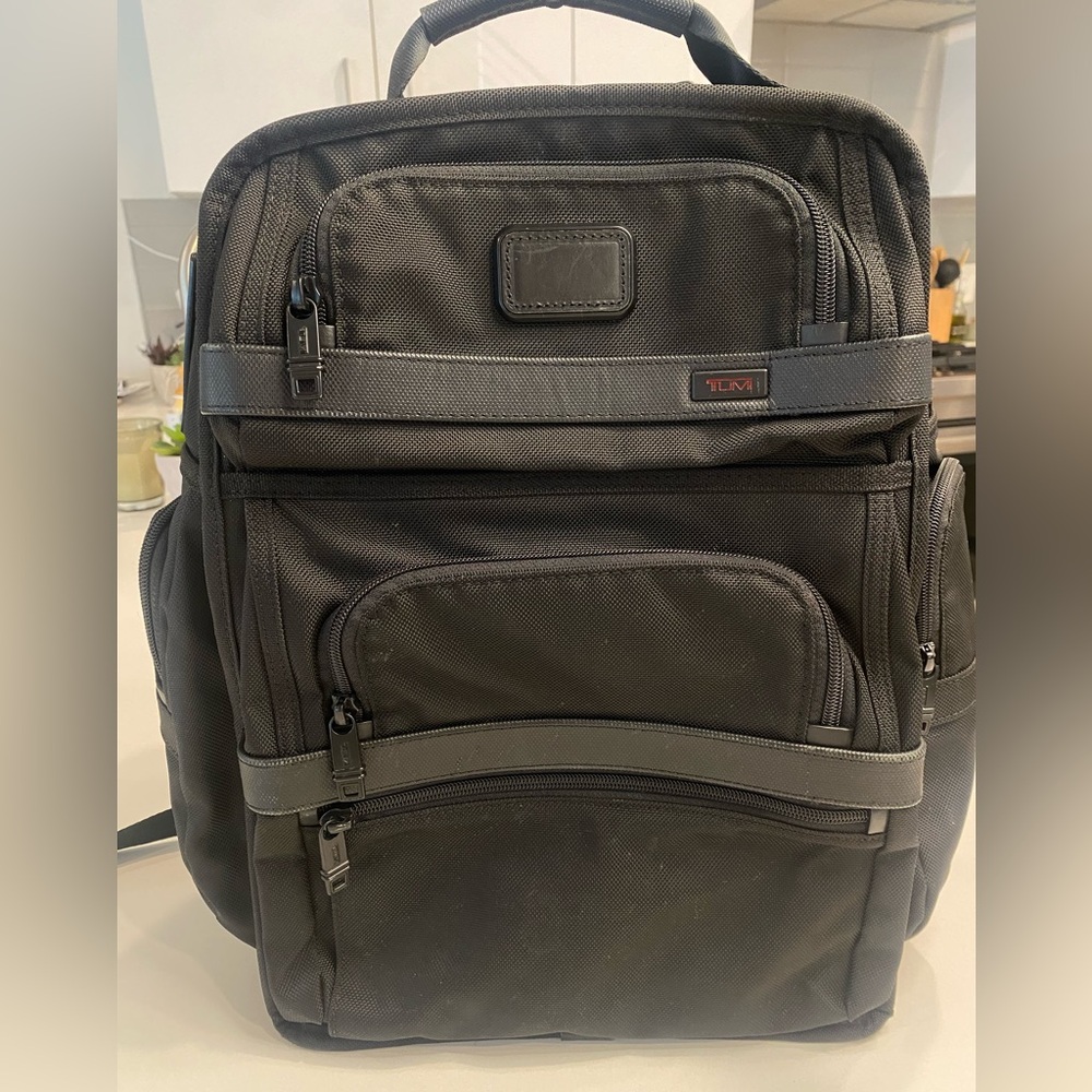 Tumi Alpha 2 T- Pass Business Class
Brief Pack